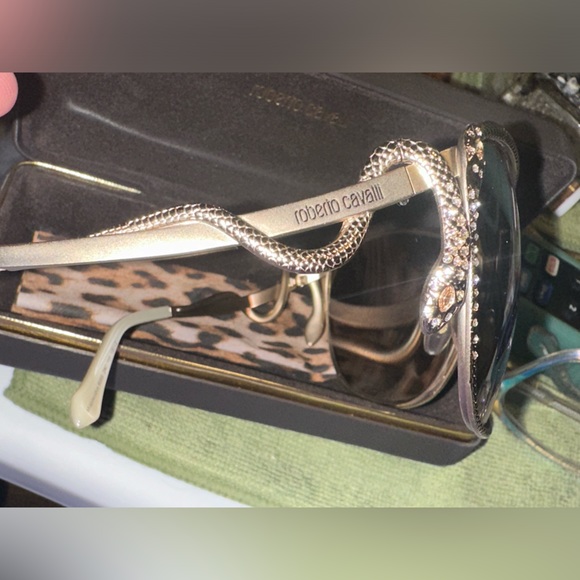 Roberto Cavalli Sunglasses - Picture 4 of 10
